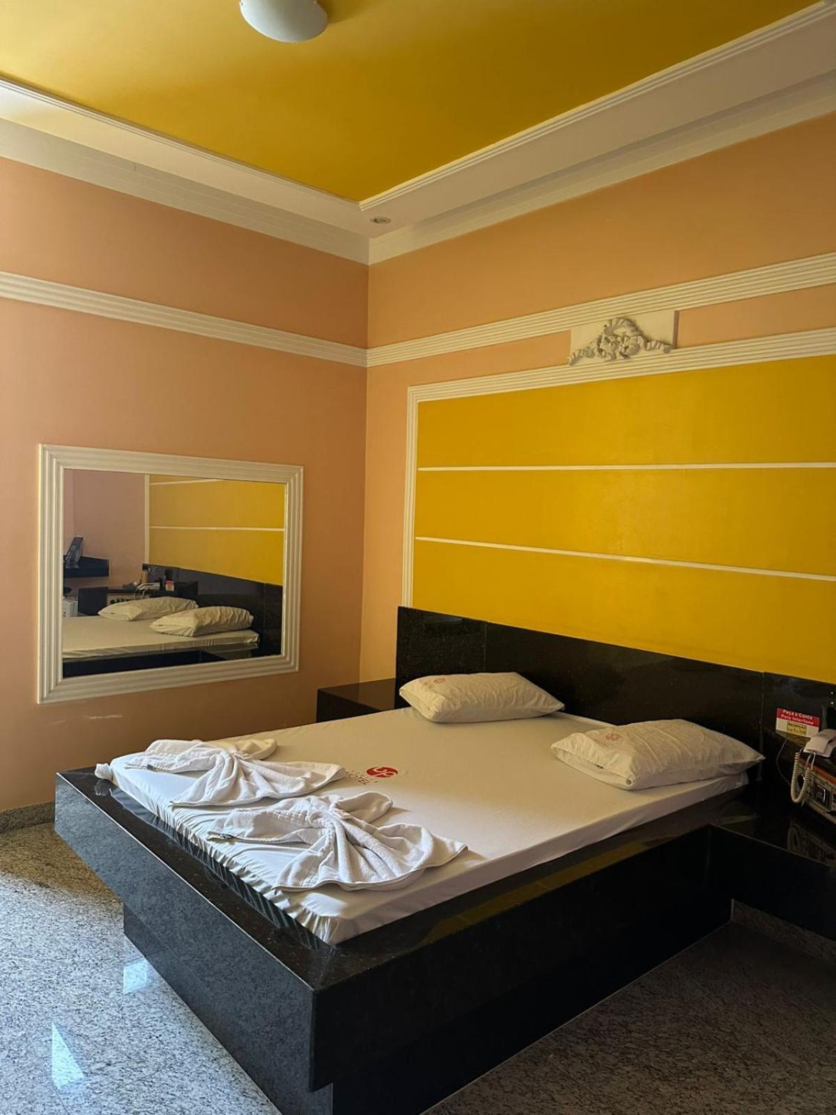 Up Stairs Motel Adults Only Betim Exterior foto